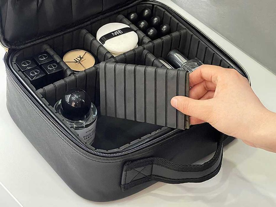 Куфар, чанта за грим и козметика с огледало и LED осветление - черен или розов цвят