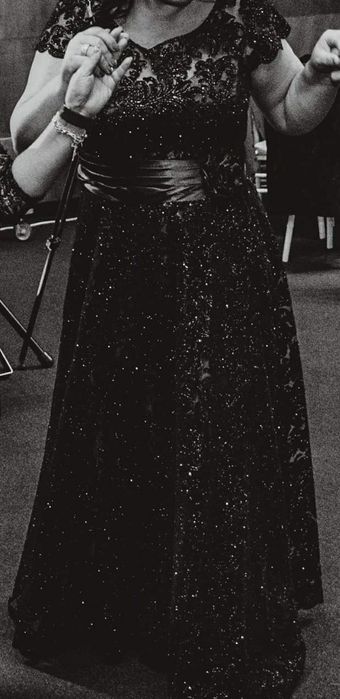 Vand rochie lunga de ocazie