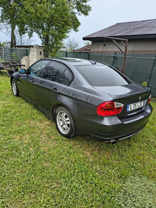 Vând BMW e 90 diesel sau schimb cu tractor U 650 cu acte.