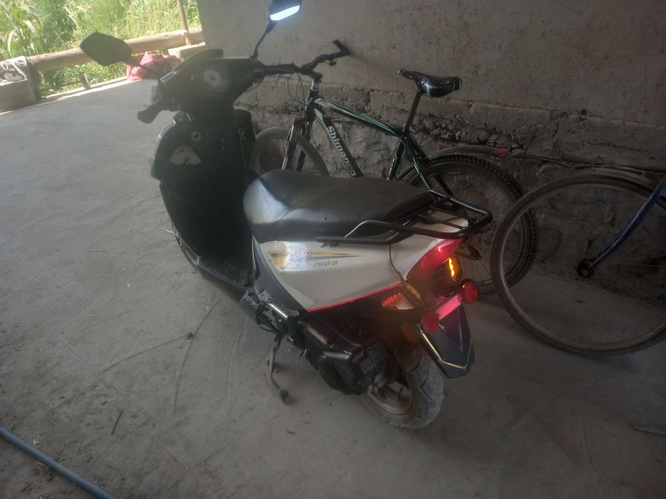 Скутер мото бензин