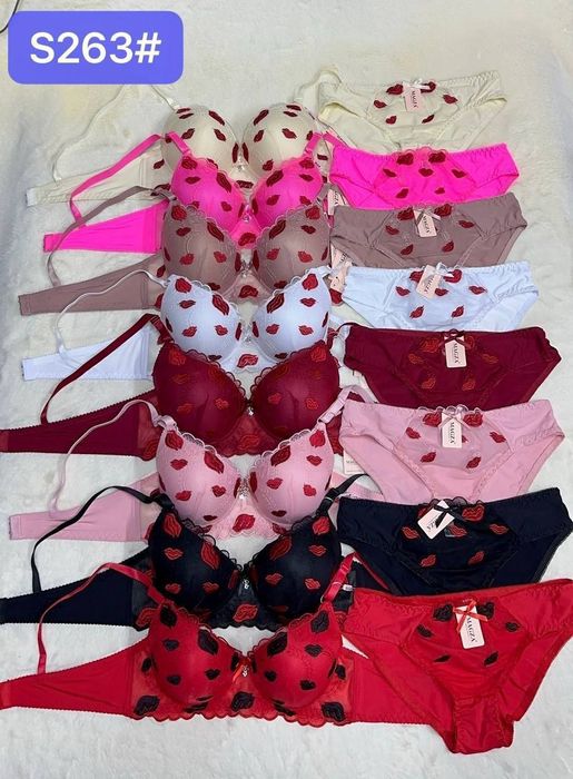 Komplekt ichki kiyimlar