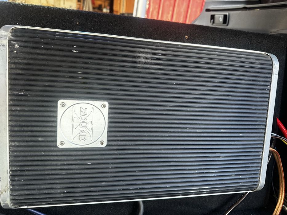 Subwoofer auto si amplificator