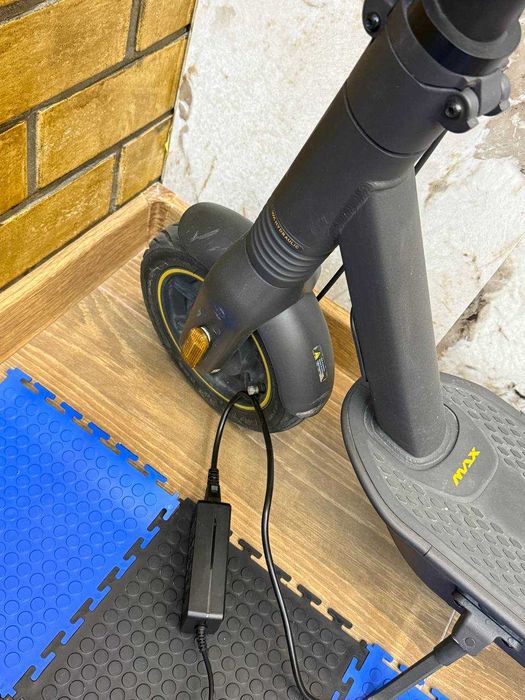 Продам самокат ninebot kick scooter max G2