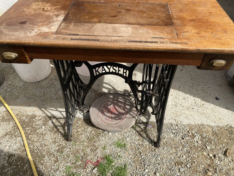 Masina de cusut Kayser