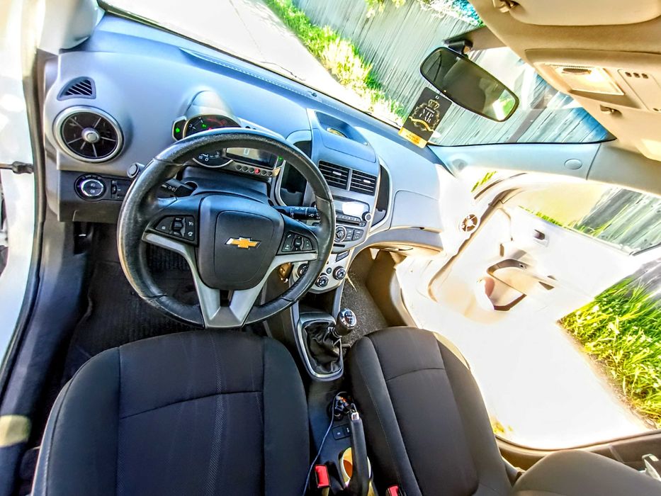 Vând/schimb Chevrolet aveo 2012
