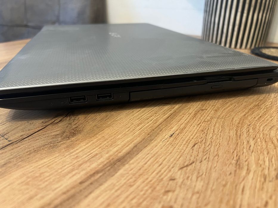 Laptop Acer 7741G i5 8gb 256ssd 17.3 ecran
