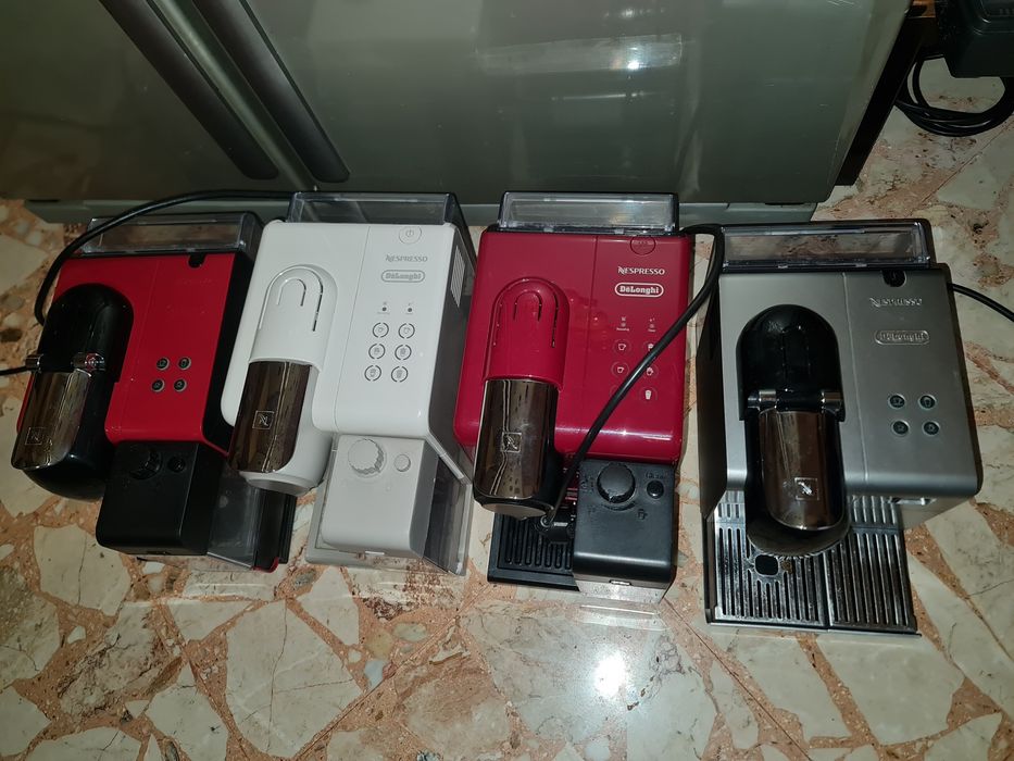 DELONGHI NESPRESSO automat cu lapte ( cappuccino)