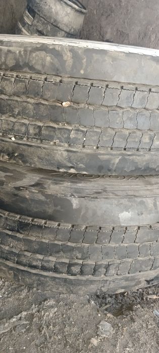 Продам резину на грузовую