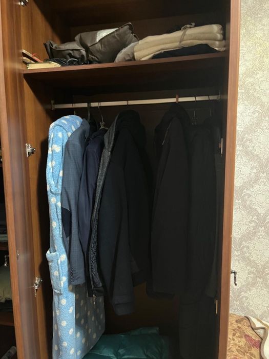 Продается Телевизор и шкаф