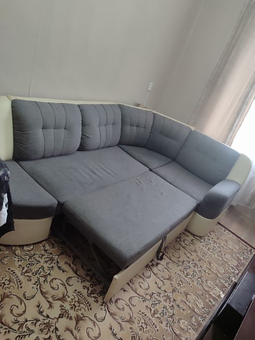 Продам угловой диван 16000