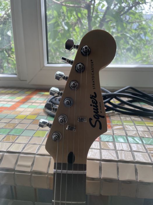 Гитара Squier stratocaster
