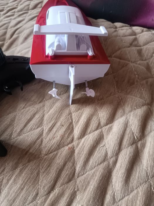 Продам катер игрушку