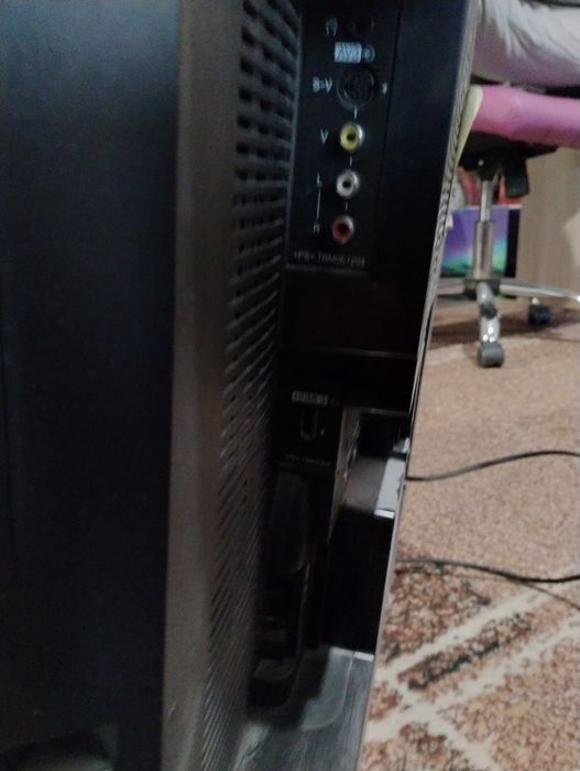 Телевизор Панасоник 32 инча лсд