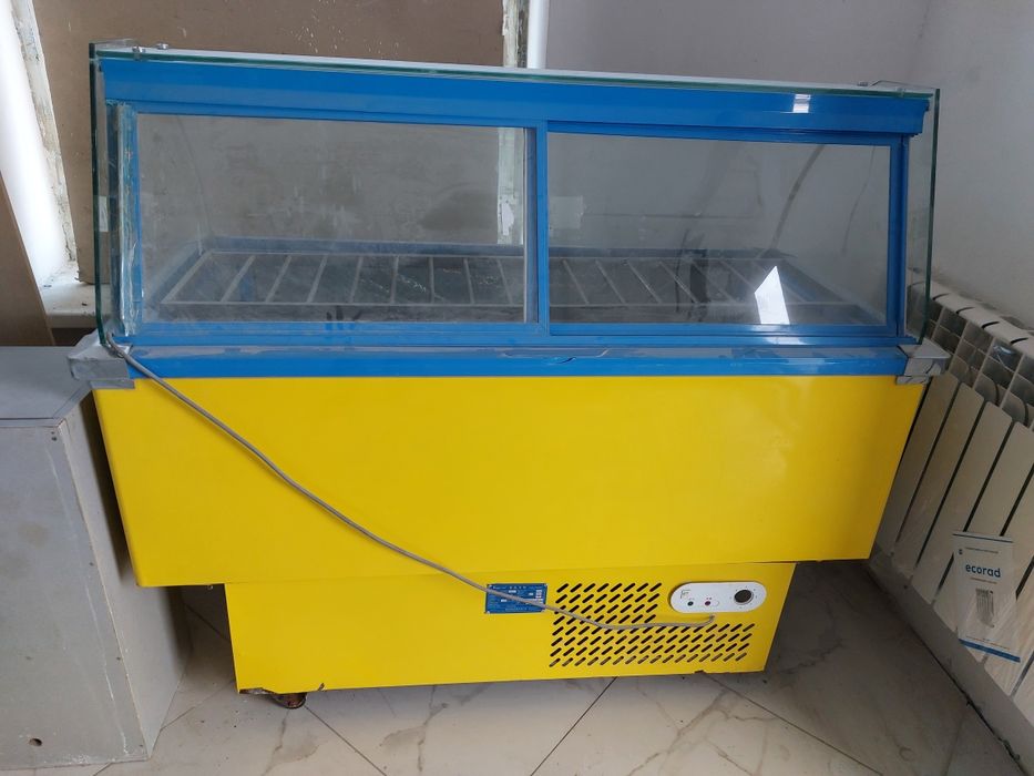 Холодильник для магазина