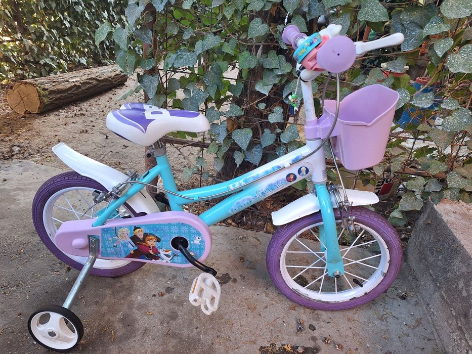 Bicicleta pentru fetițe de 4/7 ani!