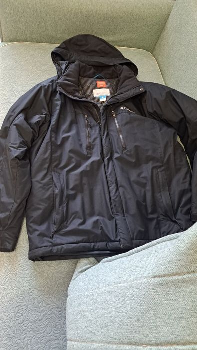 Продам куртку adidas