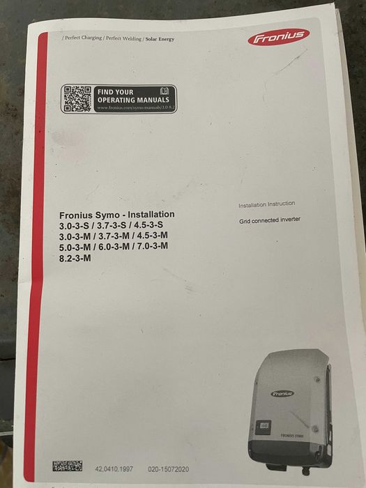 Vand convector FRONIUS cuchit pentru montaj si un panou fotovoltaic de 375w