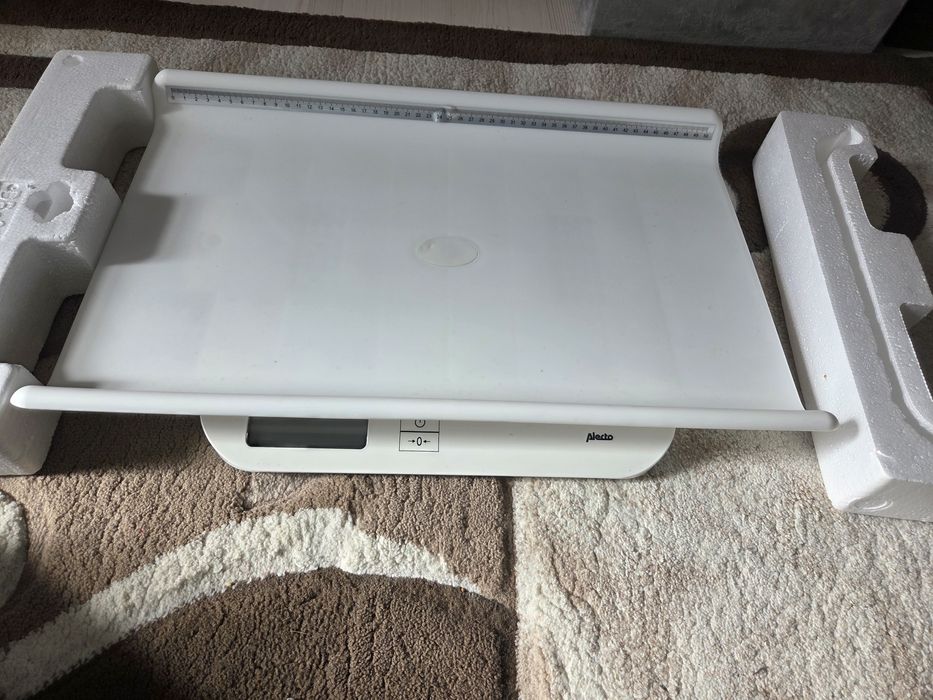 Vând cantar digital bebelusi pana la 20 kg,pret 50 lei