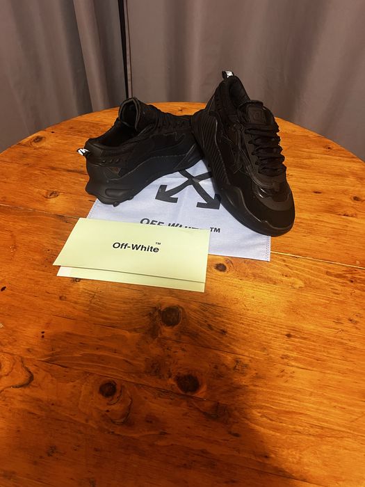 Маратонки off white