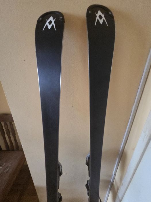 Ски с автомати Ски Völkl P60
173см 
Радиус 18,3м