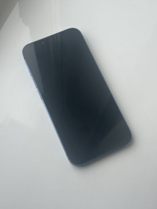 Продам iPhone 13 на 128 гб (синий)
