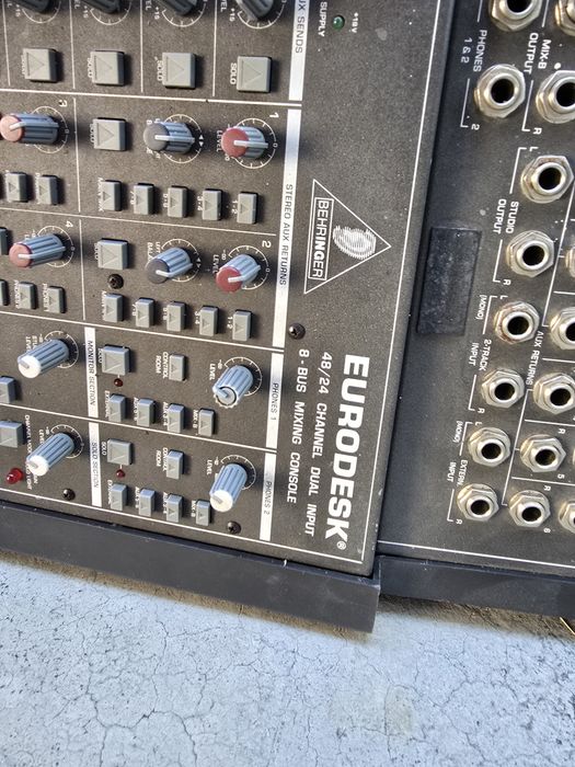 Огромен мишпулт  Behringer