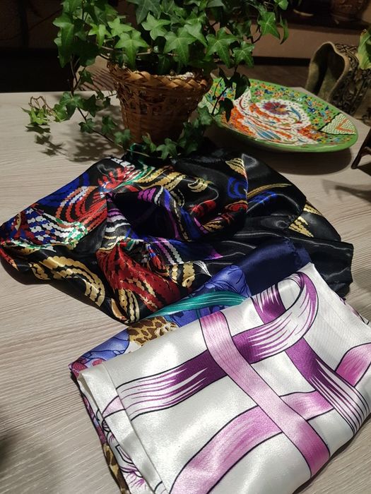 Шёлковый.  платок.