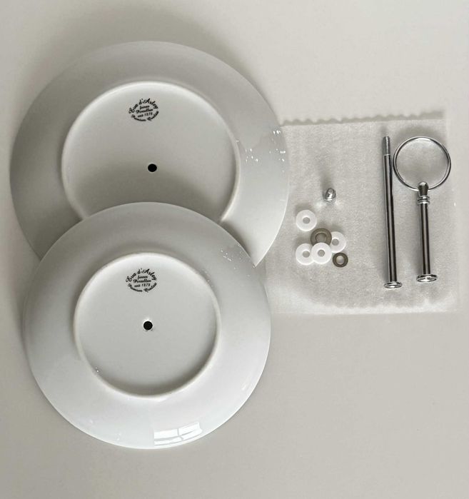 Двуетажна порцеланова поставка с декор момини сълзи