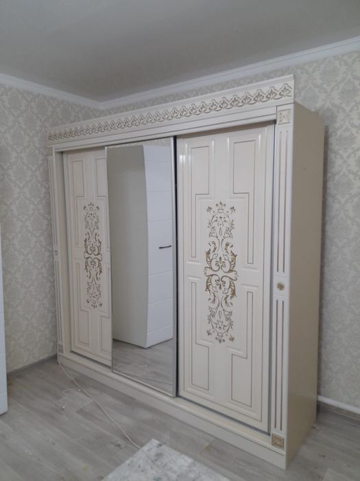 Шкаф большой гарнитура