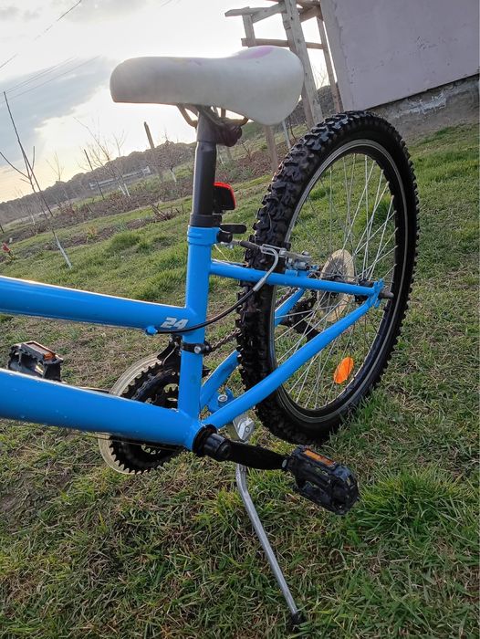 Vând bicicletă blue