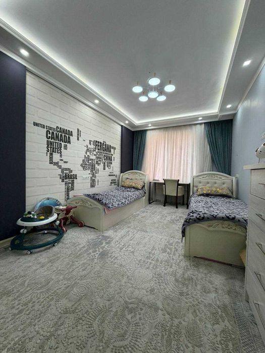 Улица Паркентская. Продам 5 комн.квартиру на 2этаже 9 этажки .Ипотека.