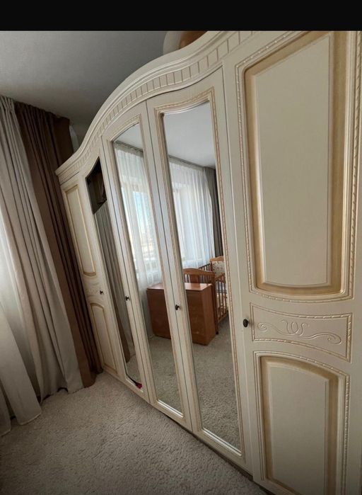 Шифоньер, тумба с зеркалом, двухспальная тахта