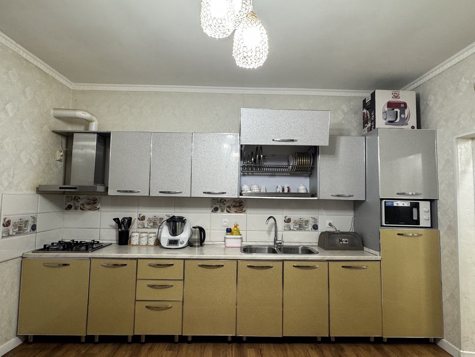 Кухонная мебель)