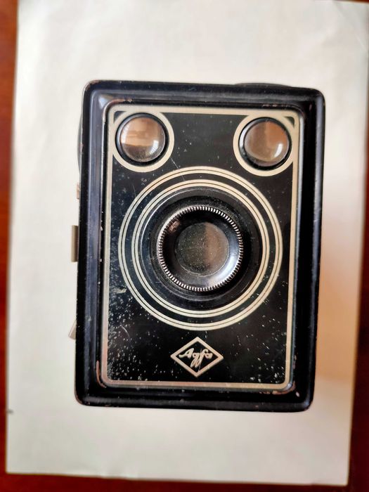 Продавам много стар фотоапарат