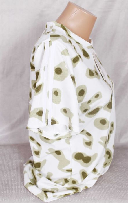 Продавам нов спортен комплект екип I love Holala