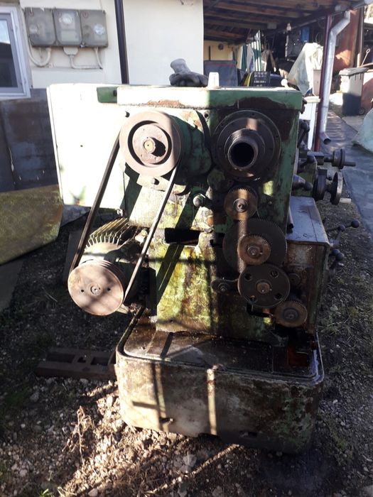 vând strung d I z 660 * 1500