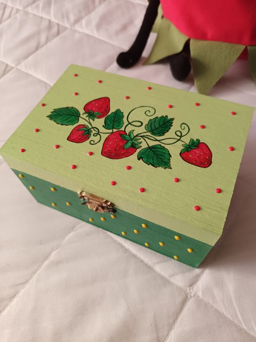 Ръчно рисувана кутия за бижута