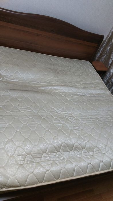 Продам двух спальную кровать 150*200