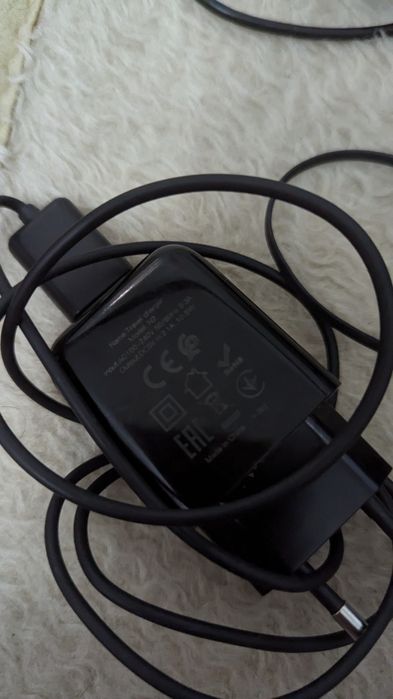 Продам несколько зарядок для мобильных телефонов