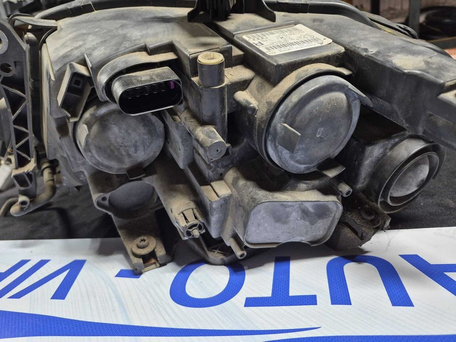 far Audi A4,  B8, an 2008, partea dreaptă 8K0 941 004