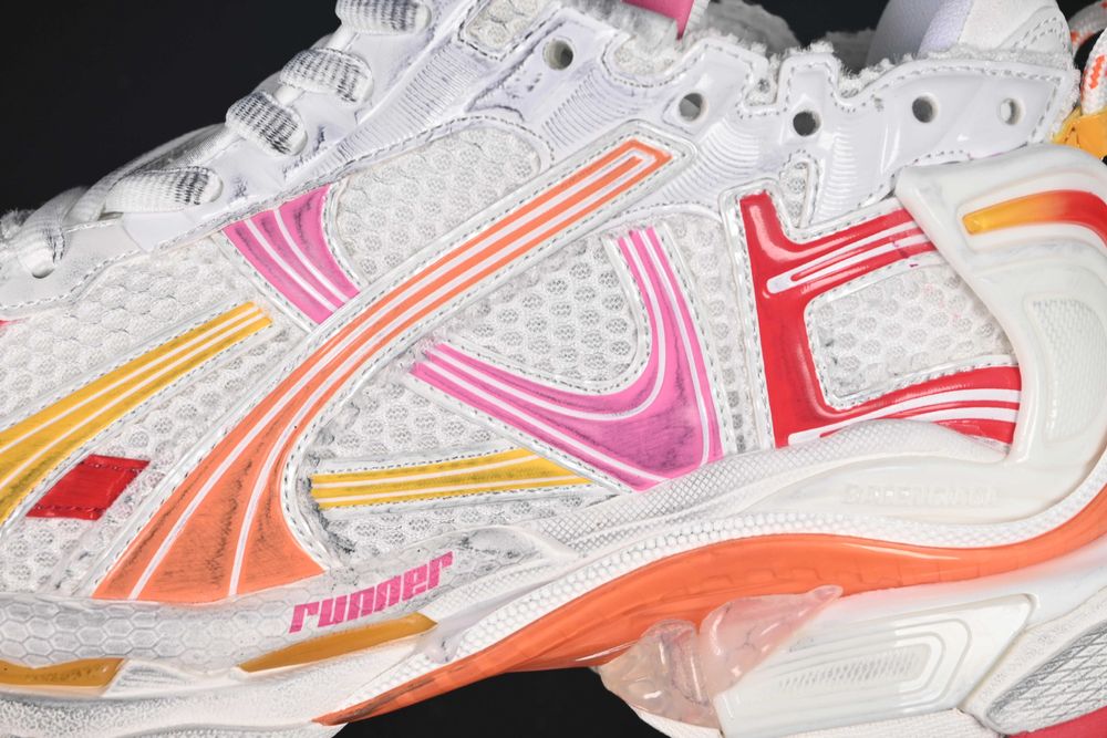 Balenciaga Runner.
