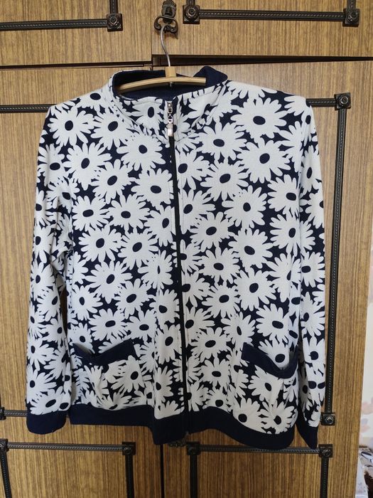 Продам женские кофты