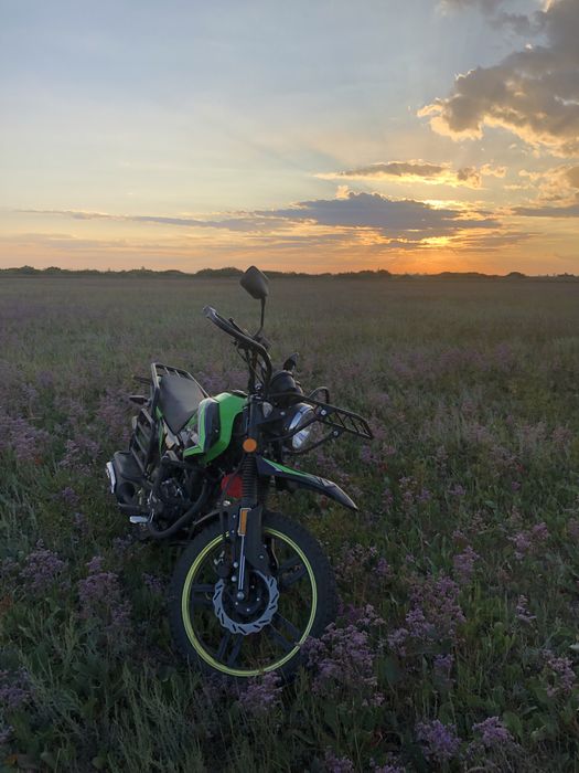 Мотоцикл 200 куб