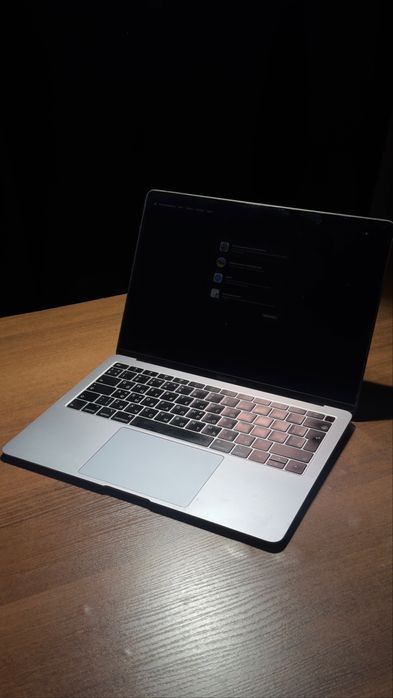 Macbook air 13 2018 продам или обмен