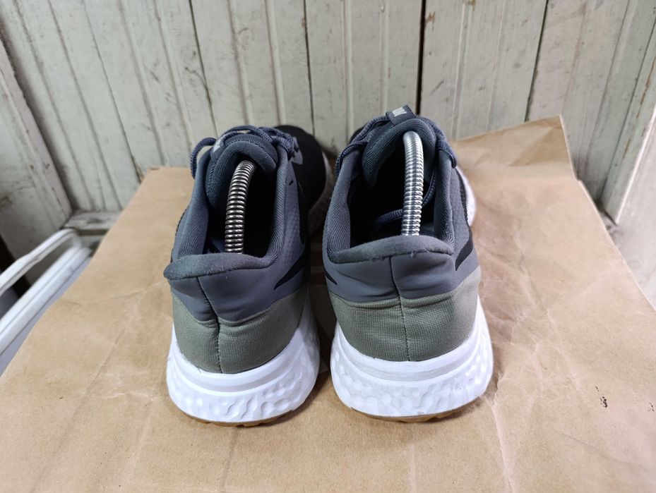 ''Nike Revolution 5''оригинални маратонки 45 номер