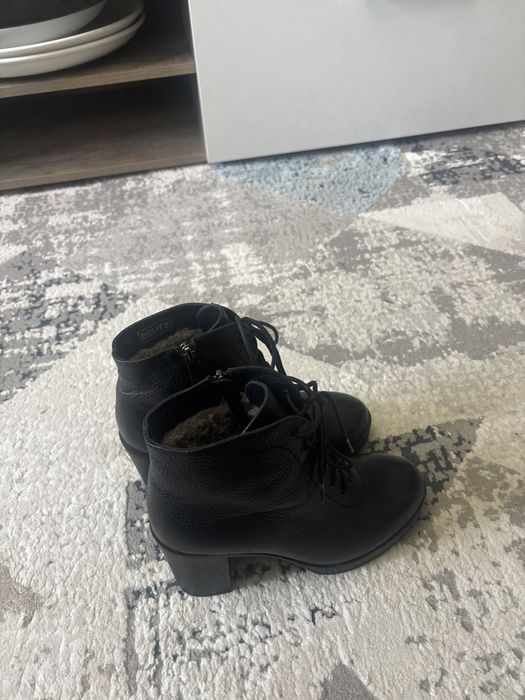 Новые ботинки зимние кожанные