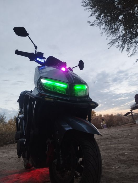 Skuter satiladi 10 min