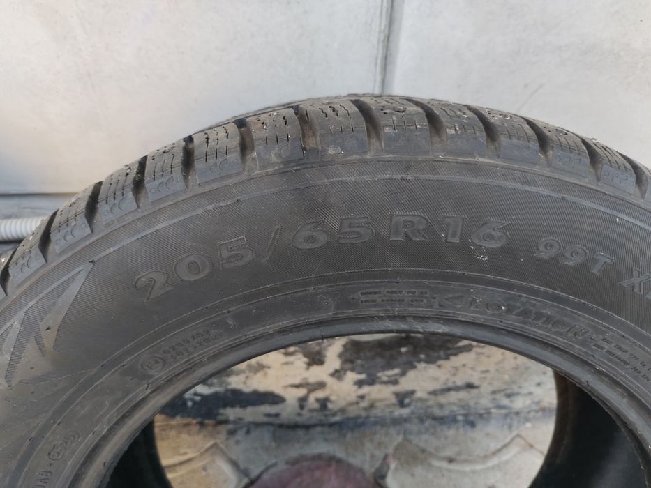 Шины 2 шт  за десять тысяч