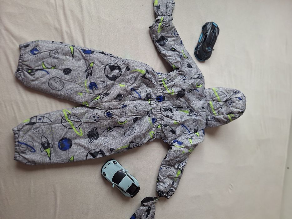 Чисто нов космонафт от George, размер 104 (3-4 години)