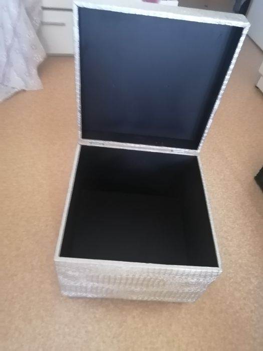 Тумбочка  и пуфик